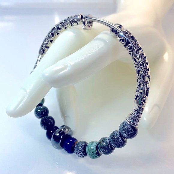 FILIGREE HANDCRAFTED CERAMIC BANGLE 6cm diameter - Picture 7 of 7